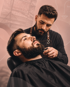 Profissional realizando acabamento de barba durante atendimento em barbearia, em imagem da Arena Barber Experience da Expo Beauty.